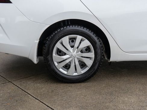 Used 2023 Nissan Versa S w/ Trunk Package image 30