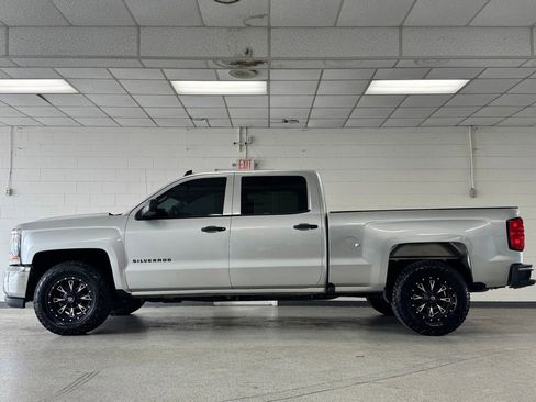 Used 2018 Chevrolet Silverado 1500 W/T w/ Trailering Package AWD/4WD image 3