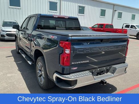 Used 2021 Chevrolet Silverado 1500 LT w/ Convenience Package II AWD/4WD image 4