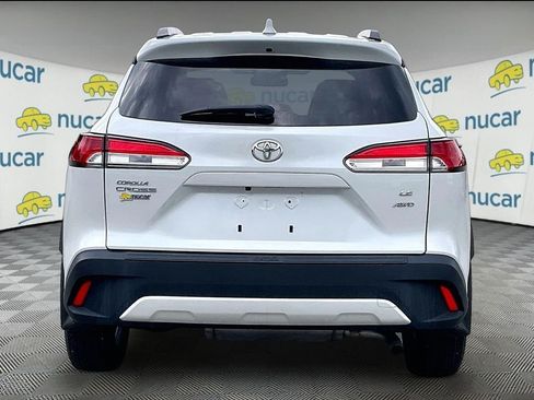 Used 2024 Toyota Corolla Cross LE w/ Moonroof Package AWD/4WD image 5