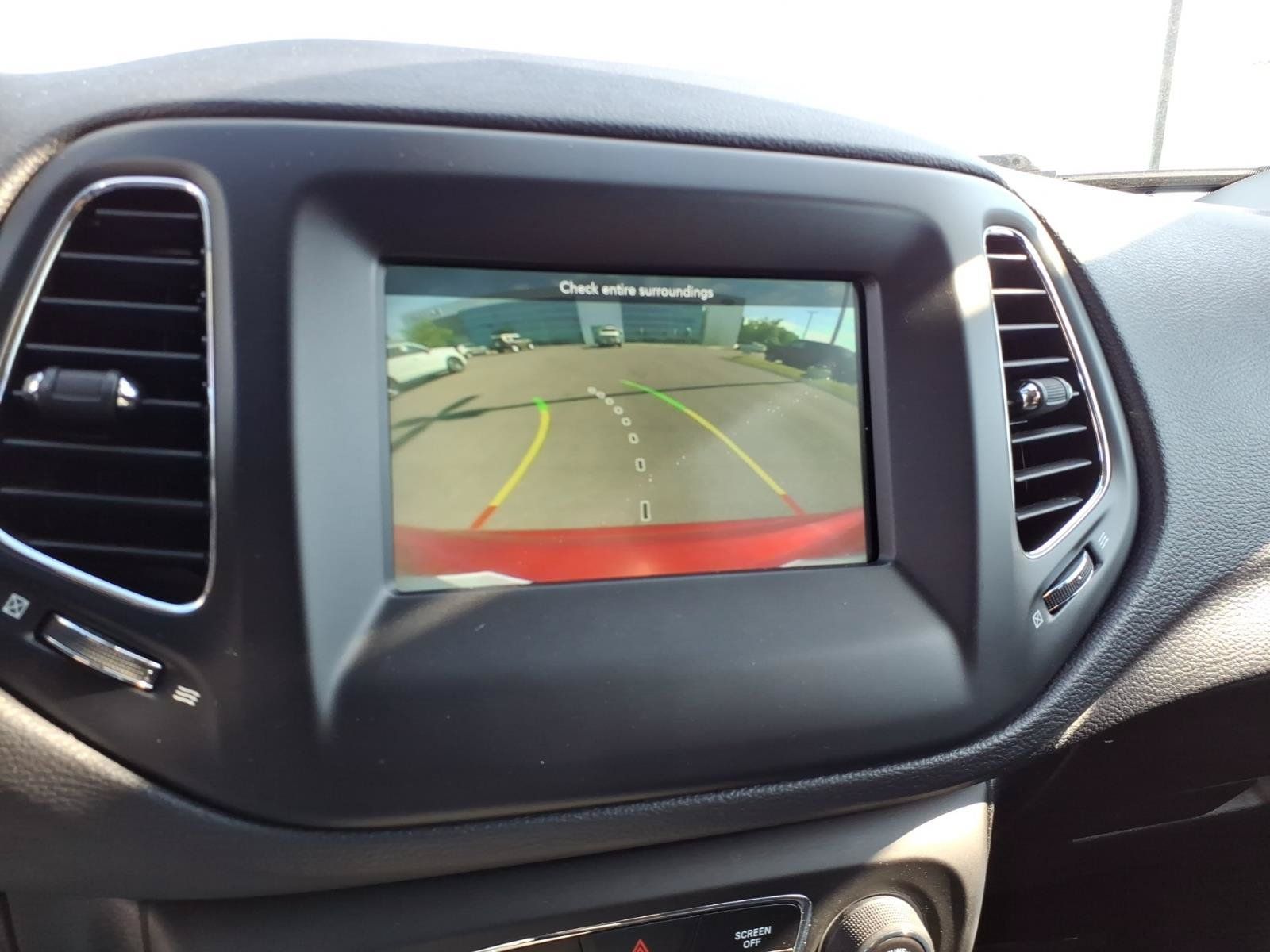 Used 2019 Jeep Compass Latitude FWD image 23