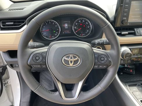 Certified 2022 Toyota RAV4 XLE Premium AWD/4WD image 16