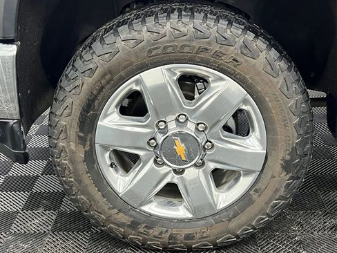 Used 2022 Chevrolet Silverado 2500 LTZ w/ Z71 Off-Road Package image 10