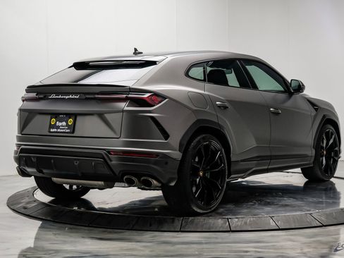 Used 2022 Lamborghini Urus image 19