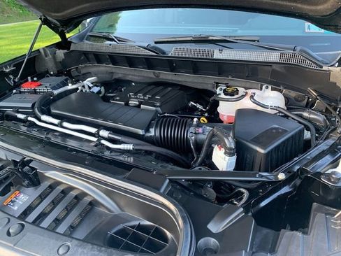 Used 2025 Chevrolet Silverado 1500 LT AWD/4WD image 26