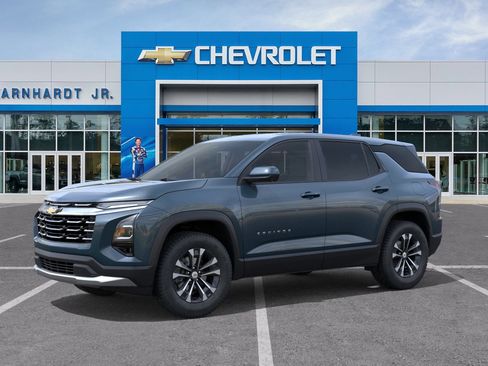 Used 2026 Chevrolet Equinox LT w/ Safety and Technology Package FWD image 3