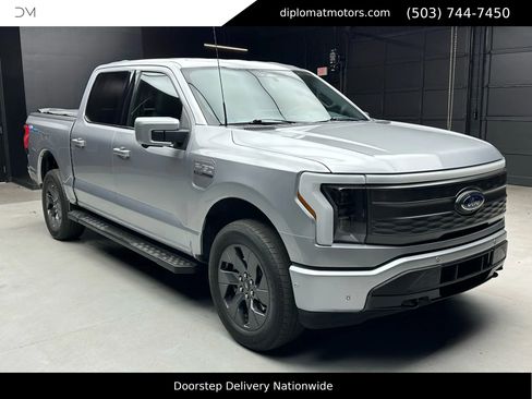 Used 2022 Ford F150 Lightning Lariat w/ Tow Technology Package image 9