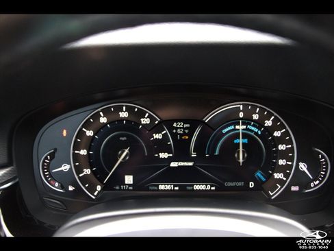 Used 2019 BMW 530e w/ M Sport Package image 12