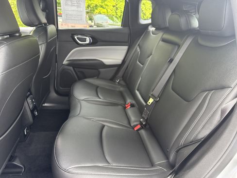 Used 2025 Jeep Compass Limited AWD/4WD image 10