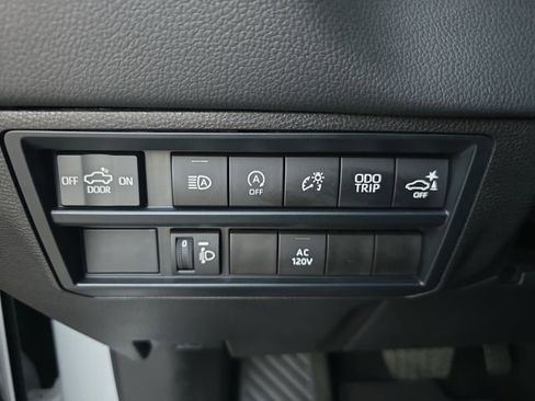 Used 2025 Toyota Tundra Limited image 25