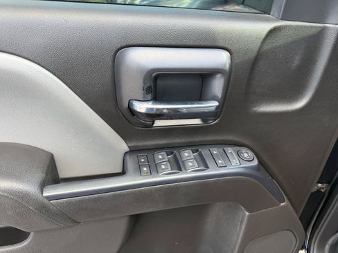 Used 2018 Chevrolet Silverado 1500 Custom w/ Custom Value Package AWD/4WD image 15