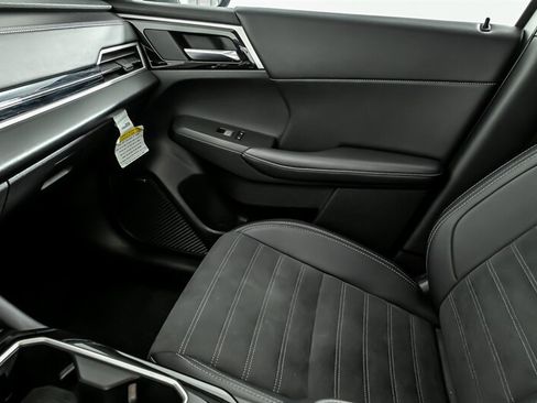 Used 2025 Mitsubishi Outlander AWD image 29
