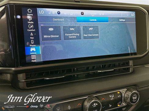 Used 2024 Jeep Gladiator Rubicon w/ Technology Group image 33