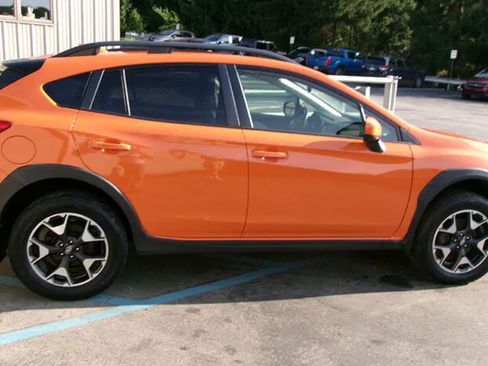Used 2019 Subaru Crosstrek 2.0i Premium w/ Moonroof Package AWD/4WD image 6