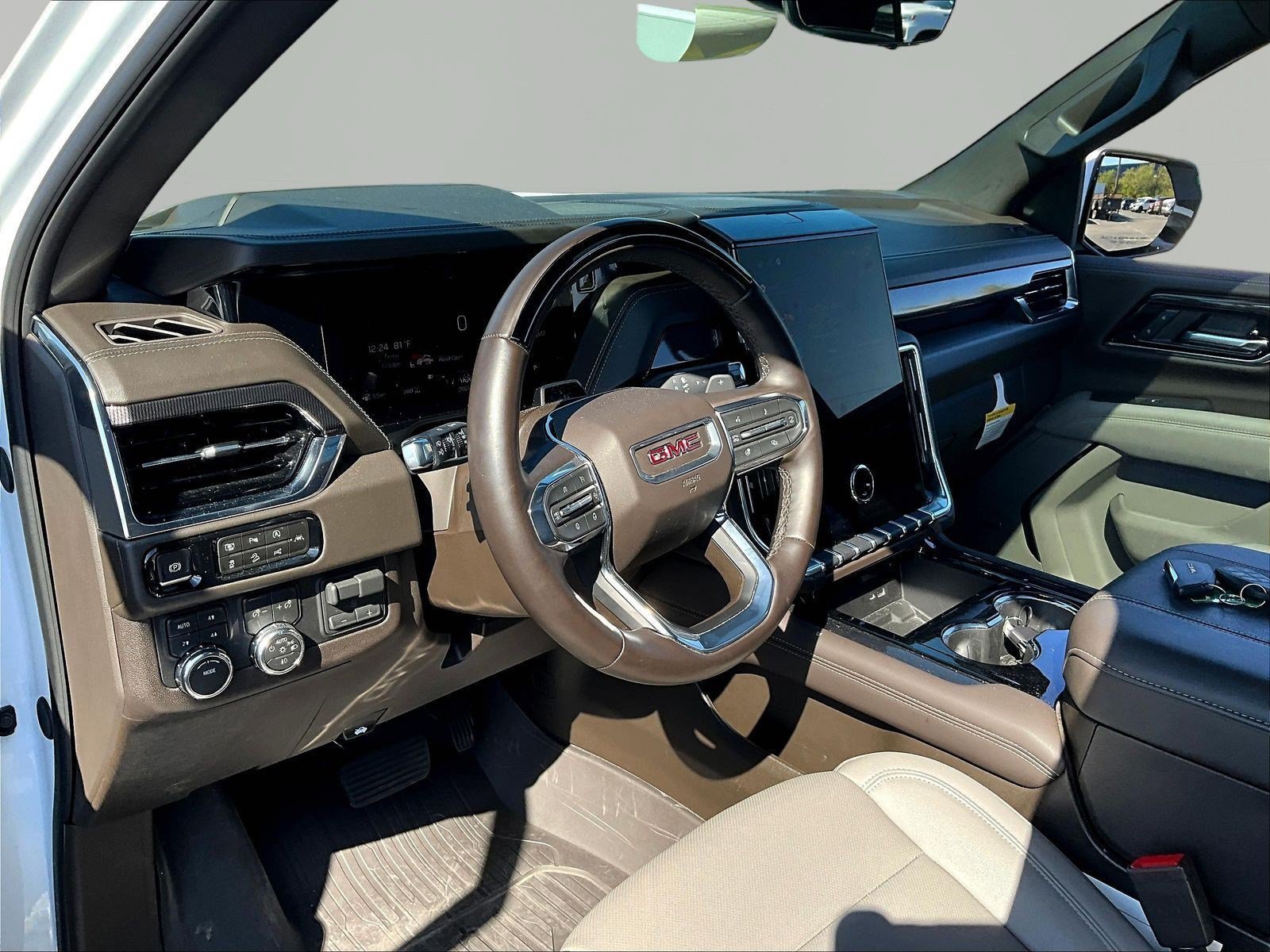 Used 2026 GMC Yukon Elevation w/ Elevation Premium Package AWD/4WD image 17