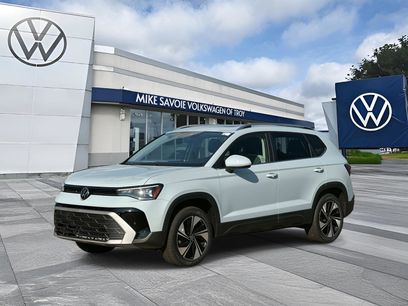 New 2025 Volkswagen Taos SE