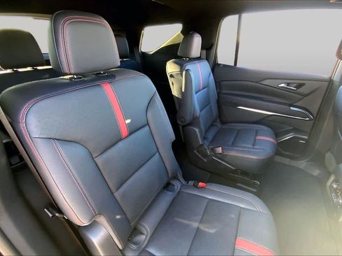 Used 2024 Chevrolet Traverse RS AWD/4WD image 19