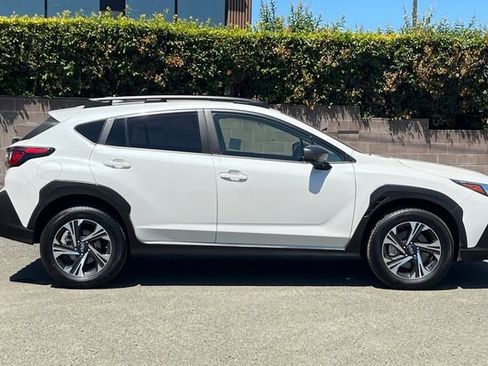 Used 2025 Subaru Crosstrek 2.0i Premium AWD/4WD image 3