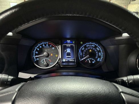 Certified 2022 Toyota Tacoma TRD Sport w/ Technology Package AWD/4WD image 33