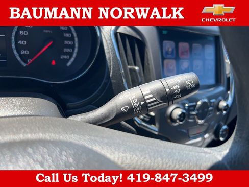 Used 2017 Chevrolet Cruze LT FWD image 22