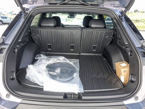 New 2026 Chevrolet Equinox EV LT image 8