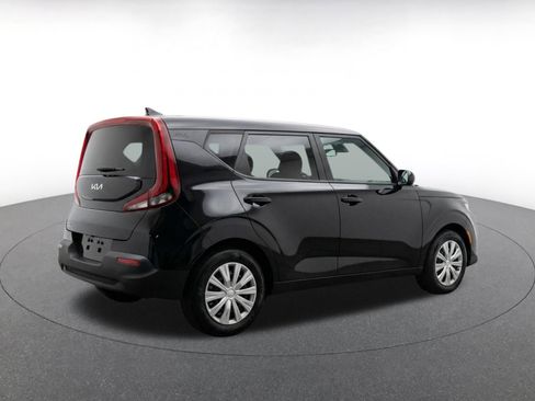 Used 2025 Kia Soul LX w/ LX Technology Package FWD image 9