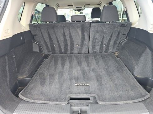 Used 2023 Nissan Rogue S image 12