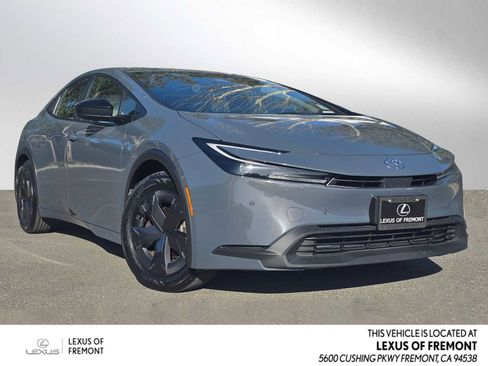 Used 2024 Toyota Prius LE image 1