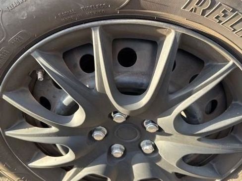 Used 2018 Toyota Corolla LE image 18