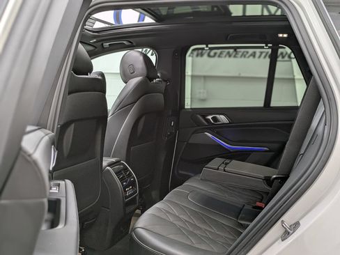 Used 2023 BMW X5 xDrive40i AWD/4WD image 16