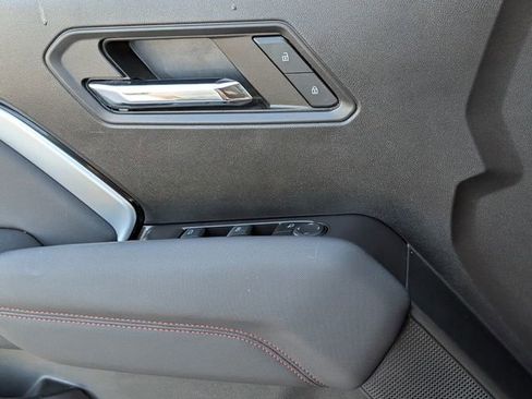 Used 2024 Chevrolet Colorado Z71 w/ Z71 Convenience Package 2 image 27