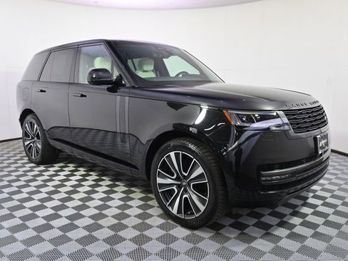 Used 2025 Land Rover Range Rover SE AWD/4WD image 8