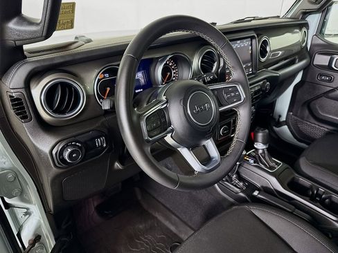 Used 2023 Jeep Wrangler Sahara image 9