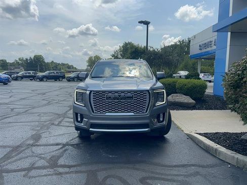 Used 2023 GMC Yukon Denali w/ Advanced Technology Package AWD/4WD image 2