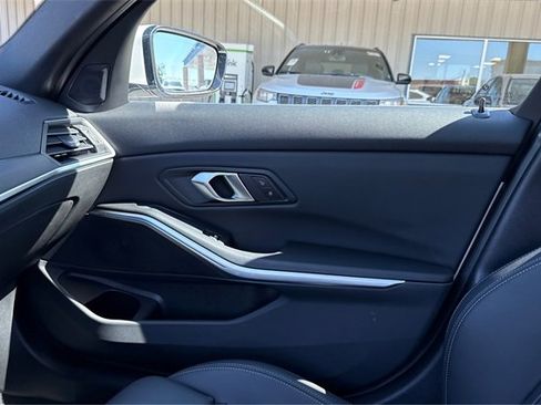 Used 2024 BMW 330i Sedan image 21