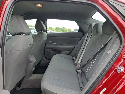 Used 2024 Hyundai Elantra SEL FWD image 10