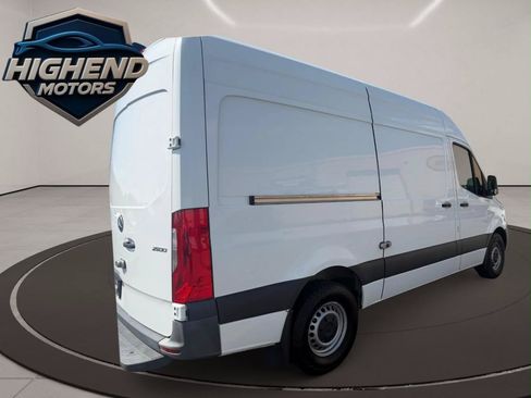 Used 2022 Mercedes-Benz Sprinter 2500 image 6