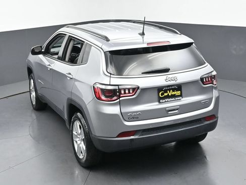 Used 2022 Jeep Compass Latitude w/ Convenience Group AWD/4WD image 38
