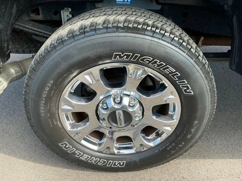 Used 2021 Ford F250 Lariat w/ Lariat Ultimate Package AWD/4WD image 14