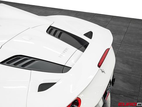 Used 2022 Ferrari F8 Tributo RWD image 21