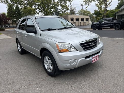 Used 2008 Kia Sorento 2WD image 1