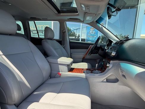 Used 2010 Toyota Highlander Limited AWD/4WD image 14