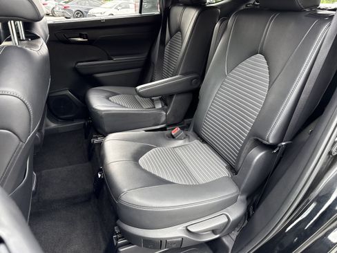 Certified 2025 Toyota Highlander XSE AWD/4WD image 19