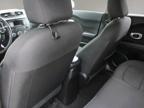 Used 2015 Kia Soul + FWD image 17