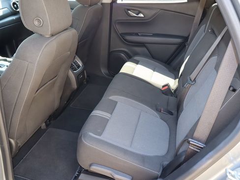 Used 2025 Chevrolet Blazer LT FWD image 5