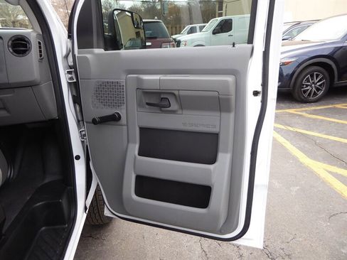 Used 2013 Ford E-350 and Econoline 350 XL image 22