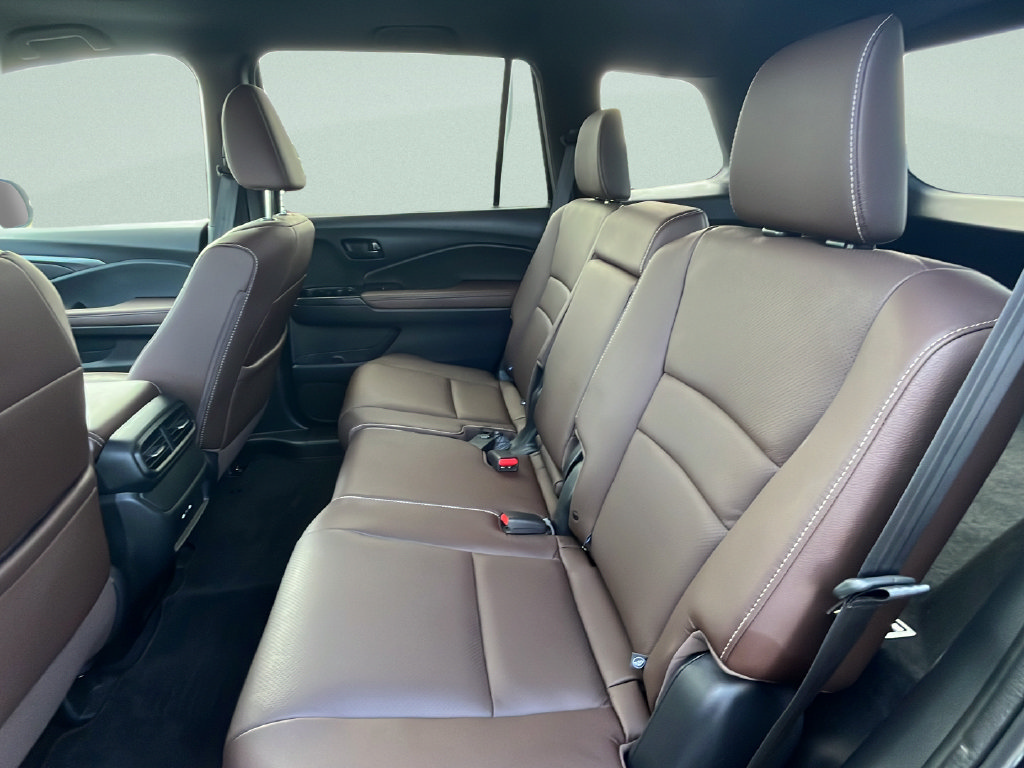 Used 2024 Honda Passport EX-L image 11