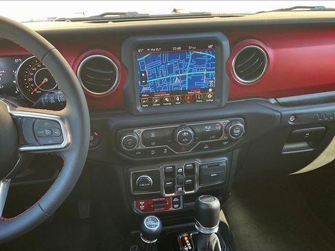 Used 2023 Jeep Wrangler Unlimited Rubicon image 5