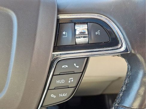 Used 2019 Lincoln Navigator Reserve image 25