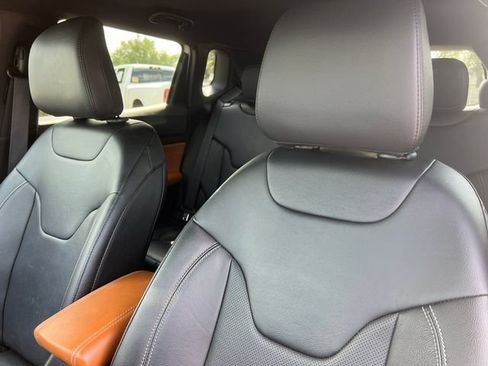 Used 2025 Jeep Compass Limited w/ Elite Group AWD/4WD image 12